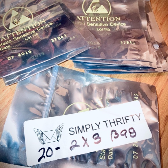 Simply thirfty shop is offering 10 4x6 boxes and  25 -4x6 anti Static for 15.00! - Picture 10 of 14